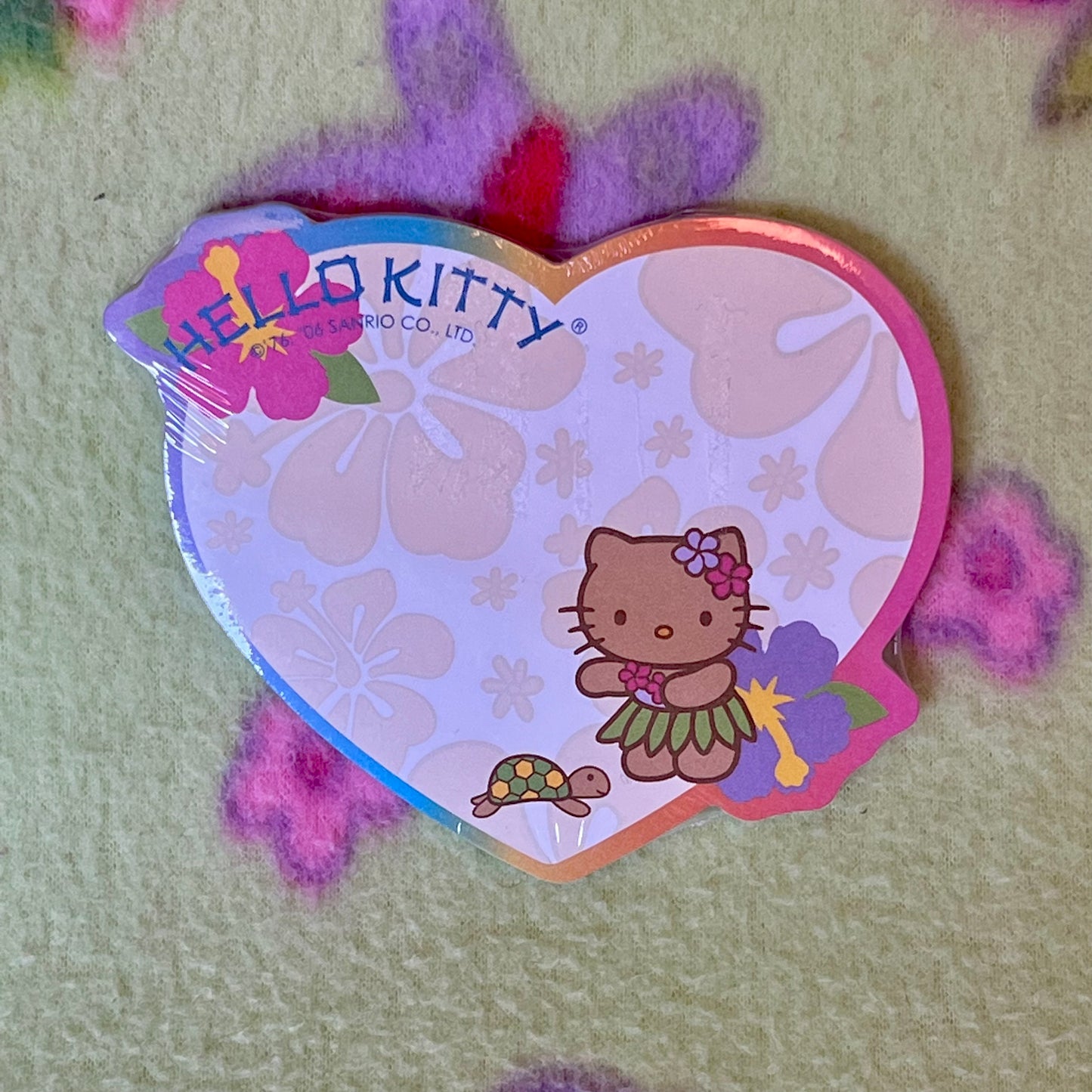 Sanrio Hello Kitty in Paradise Heart Shaped Hawaii Memo Pad