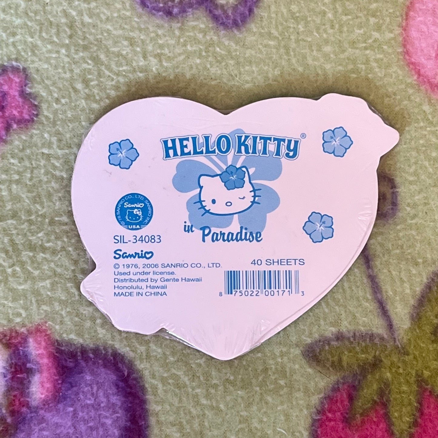 Sanrio Hello Kitty in Paradise Heart Shaped Hawaii Memo Pad